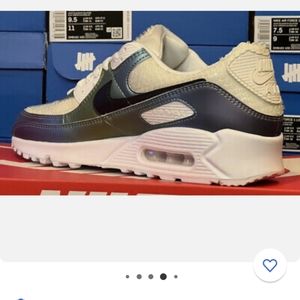 NIKE AIRMAX BUBBLES / size"9.5  men ..there new but I threw away the box